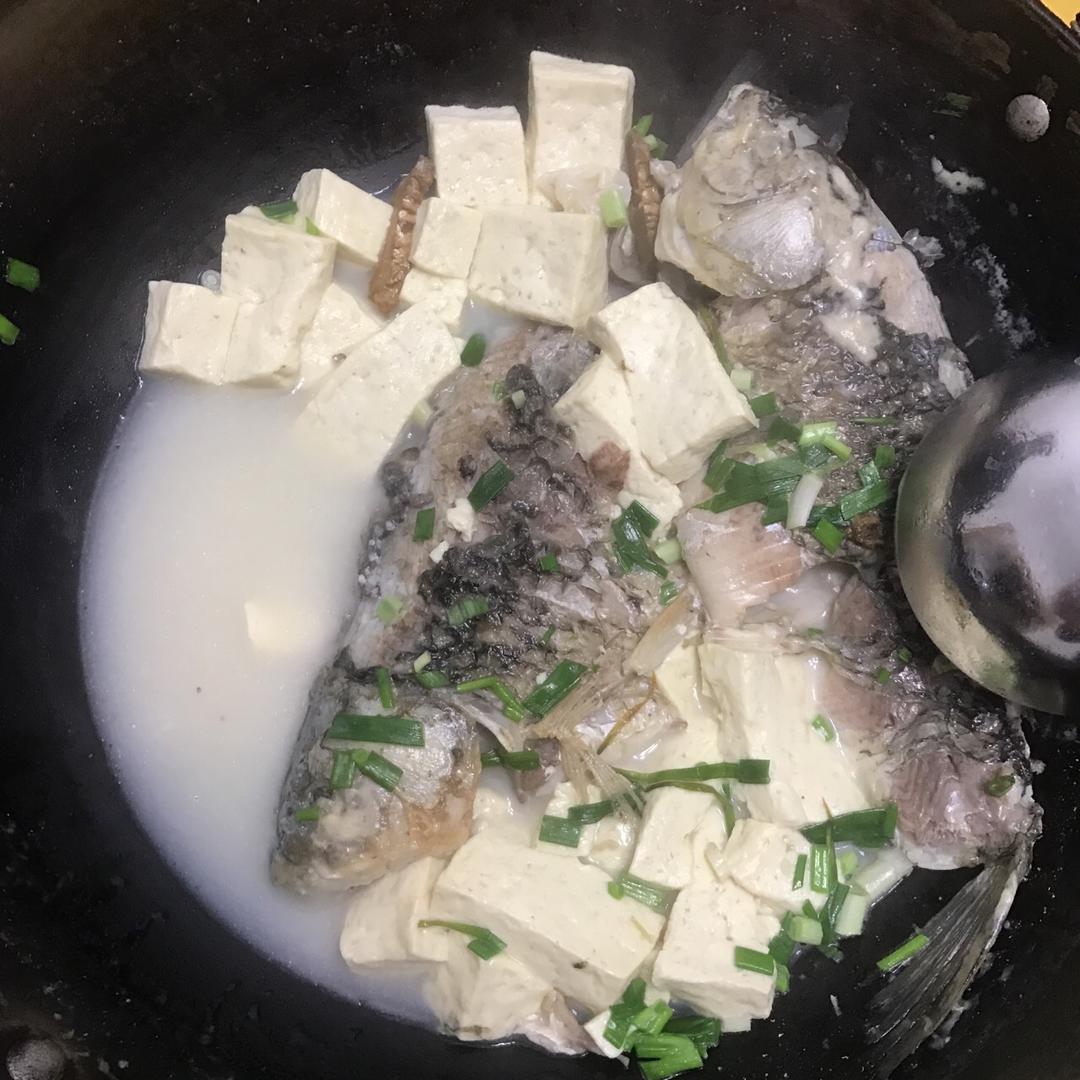 鲫鱼豆腐汤
