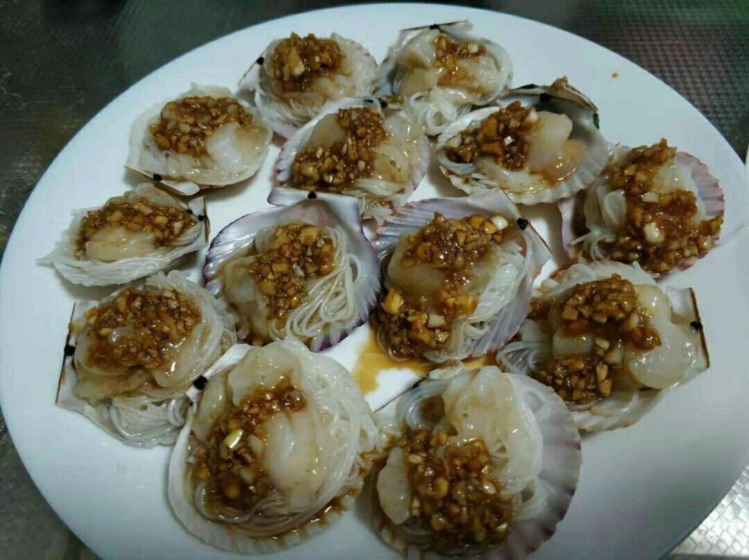 蒜蓉粉丝蒸扇贝粉丝入味有诀窍