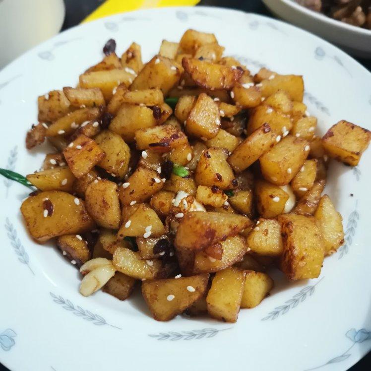 超级简单的香辣孜然煎土豆块