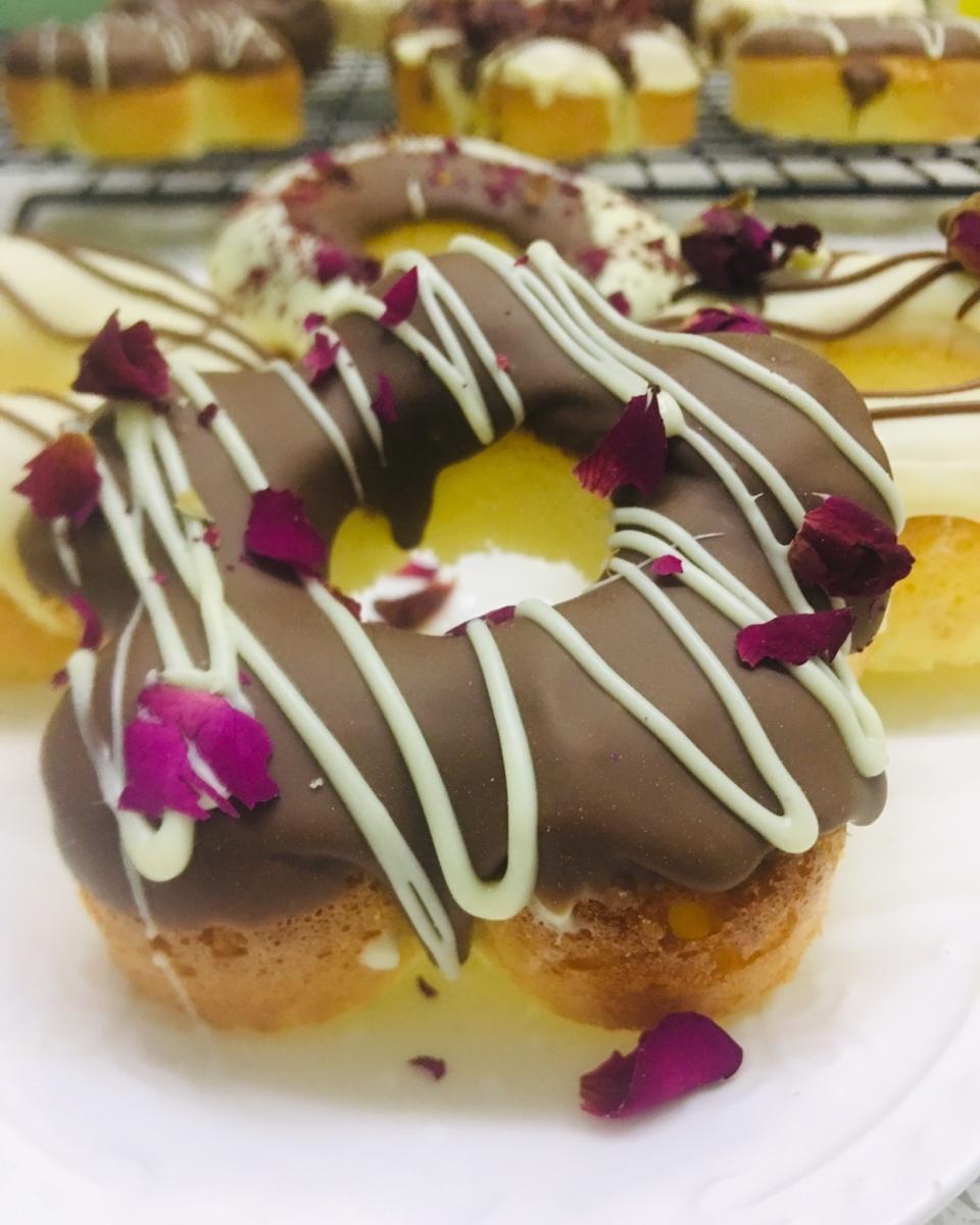 分蛋海绵甜甜圈