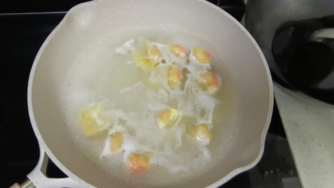 鲜虾蟹籽馄饨