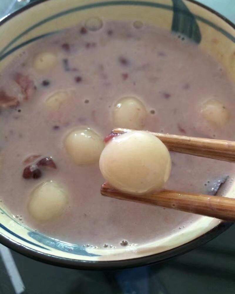 红枣红豆薏仁牛奶粥
