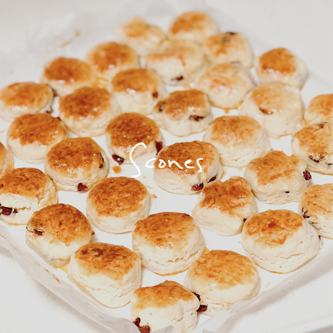 消耗淡奶油的司康