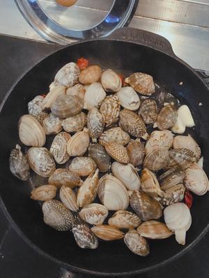 Spaghetti alle Vongole（蛤蜊意大利面）的做法 步骤4