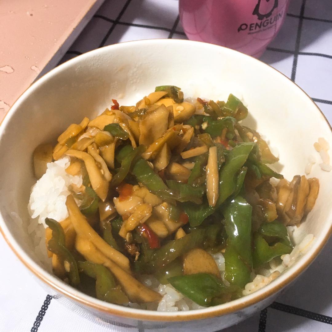 青椒素炒杏鲍菇