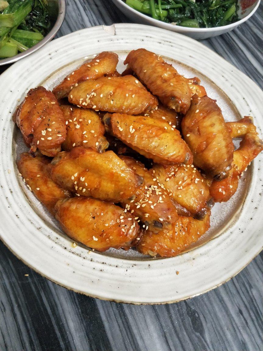 奥尔良烤鸡翅 还没摆盘就被抢光了