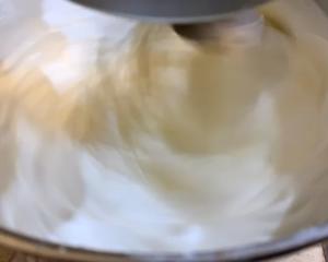 自制黄油（消耗淡奶油）的做法 步骤1