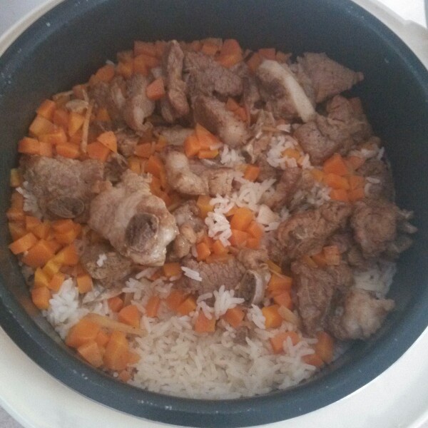 喷香排骨焖饭（爆好吃）