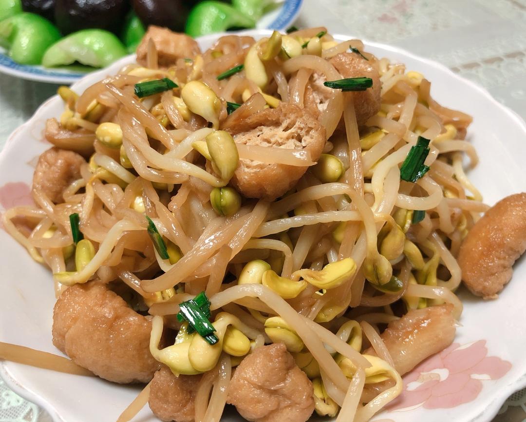 又见99艳阳天做的黄豆芽炒油豆腐