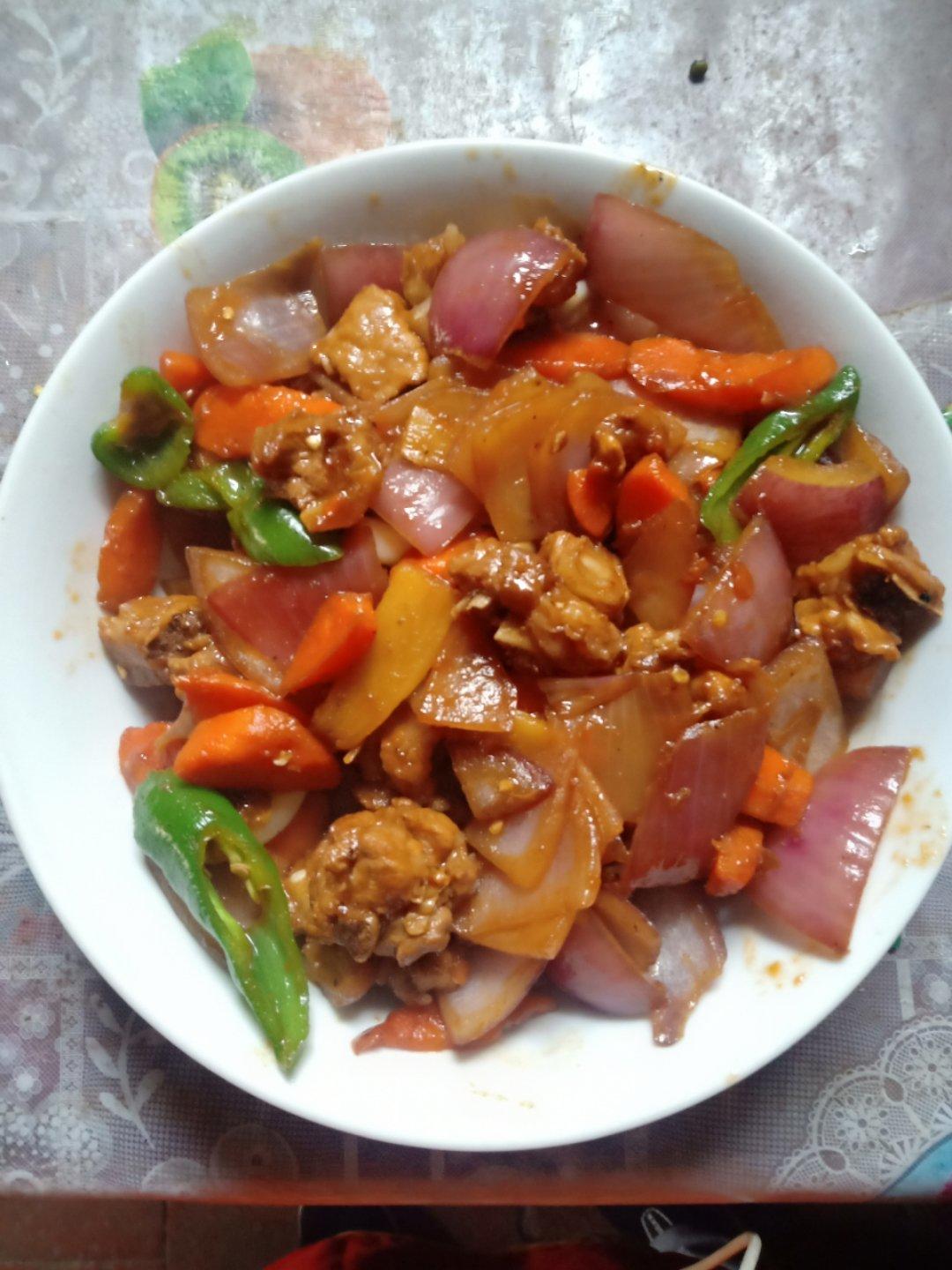 爱笑小丫头做的洋葱红烧排骨