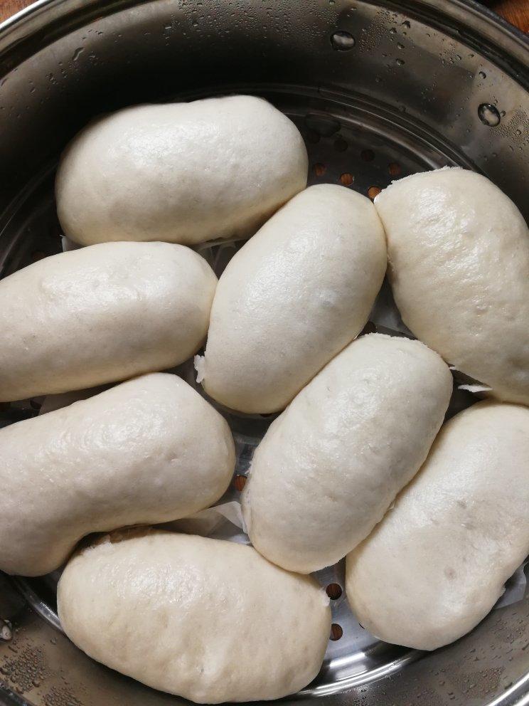 馒头？肠仔包？还是夹着香肠的馒头？不管是哪个，反正美味就行了！