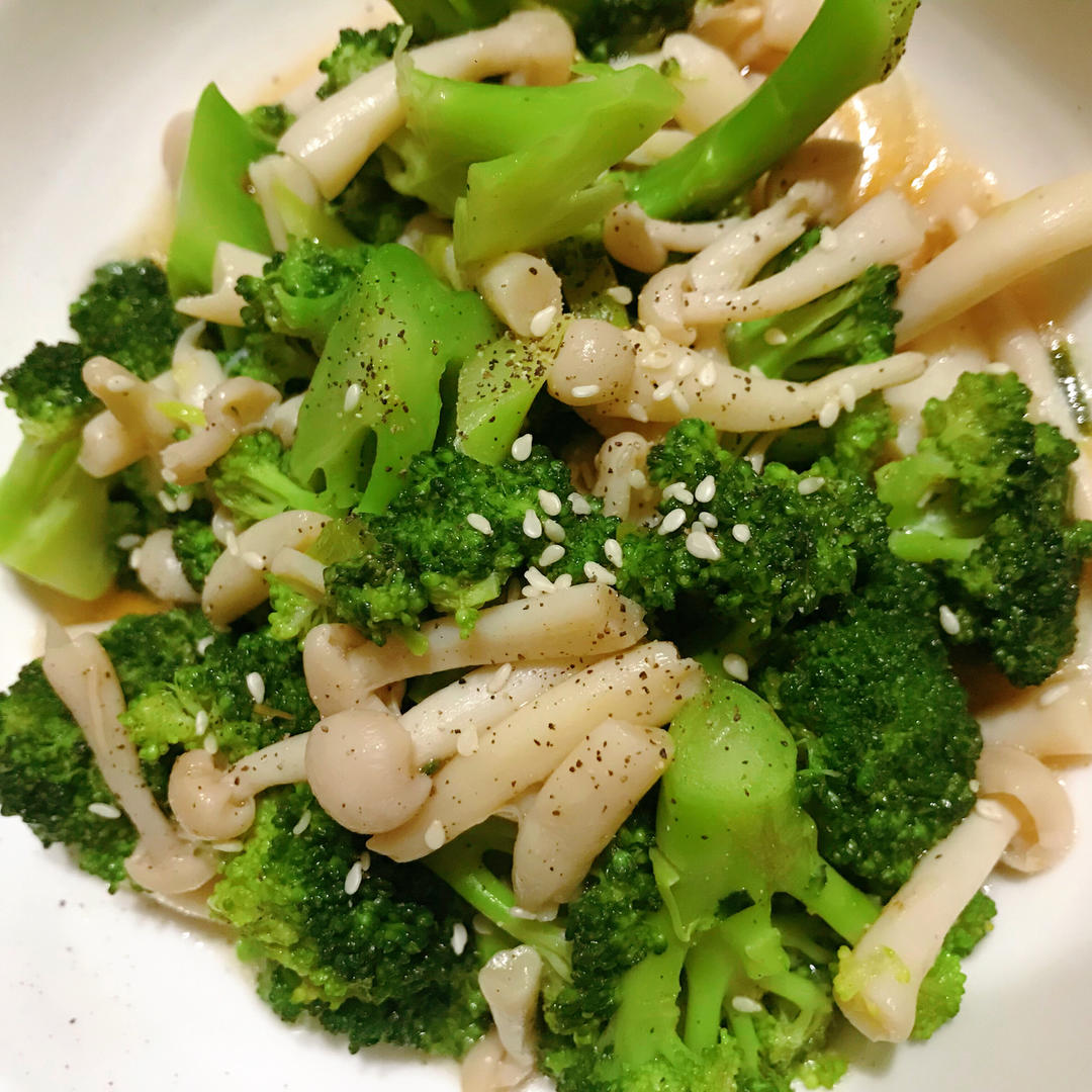 低脂低卡‼️鲜嫩好吃不长胖的西兰花炒菌菇