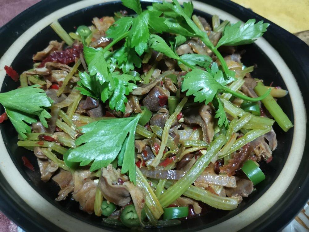 干锅鸡杂