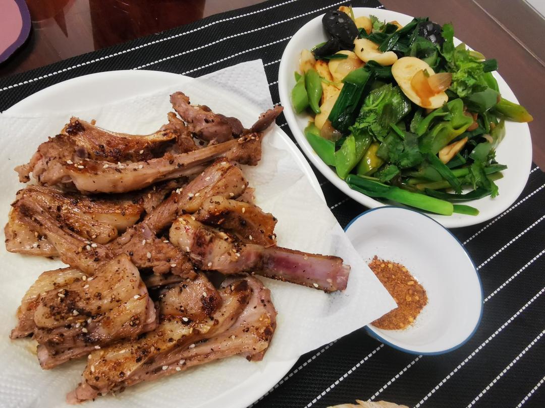 蒜苗炒腊肠