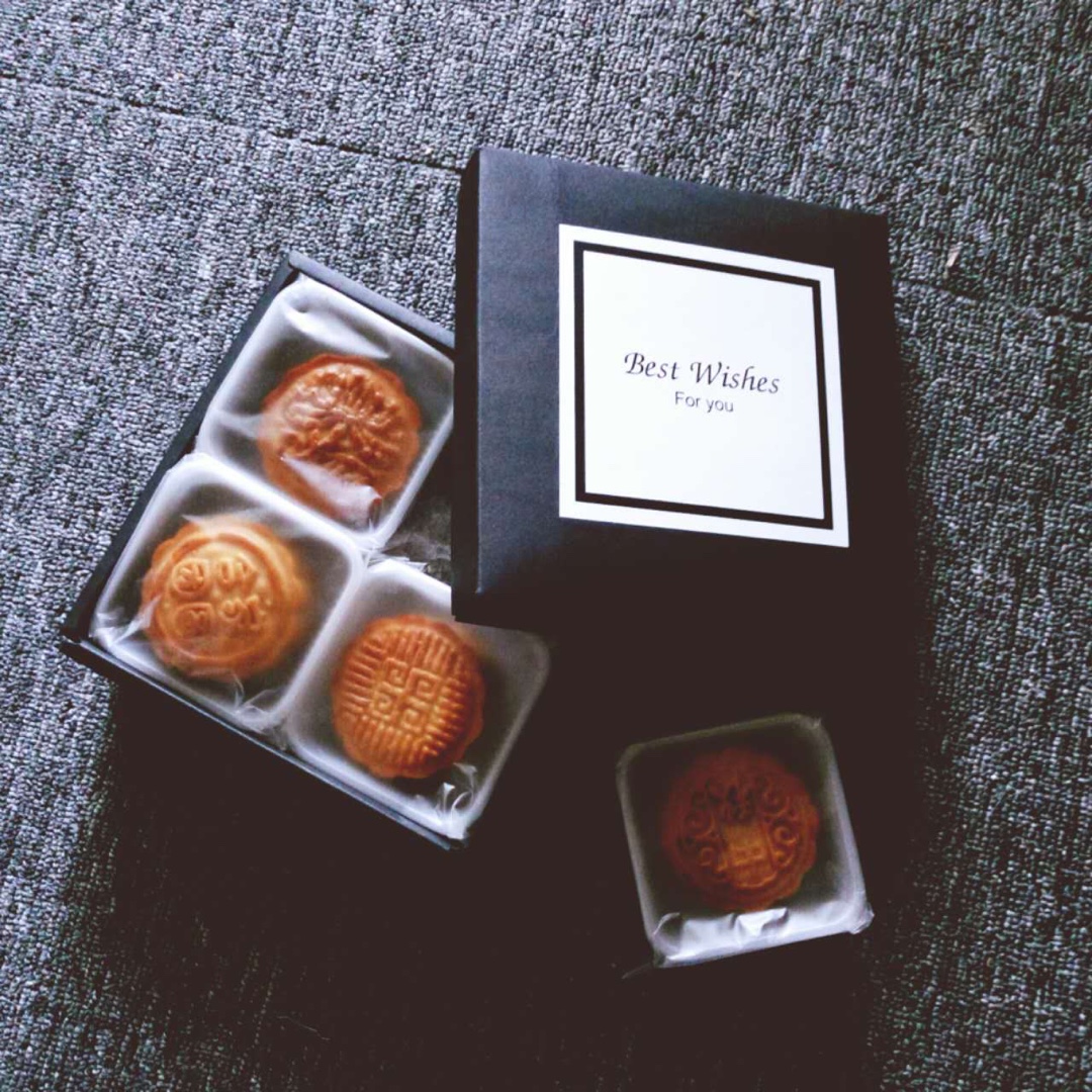 广式月饼—蛋黄莲蓉月饼