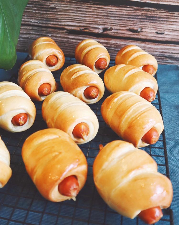 旼旼做的肠仔包 香肠面包的另一种整形方法
