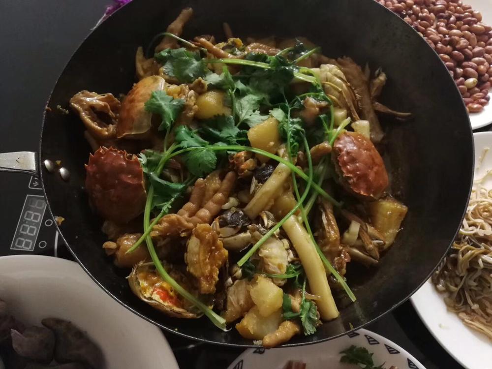 肉蟹煲的鸡爪鸡翅