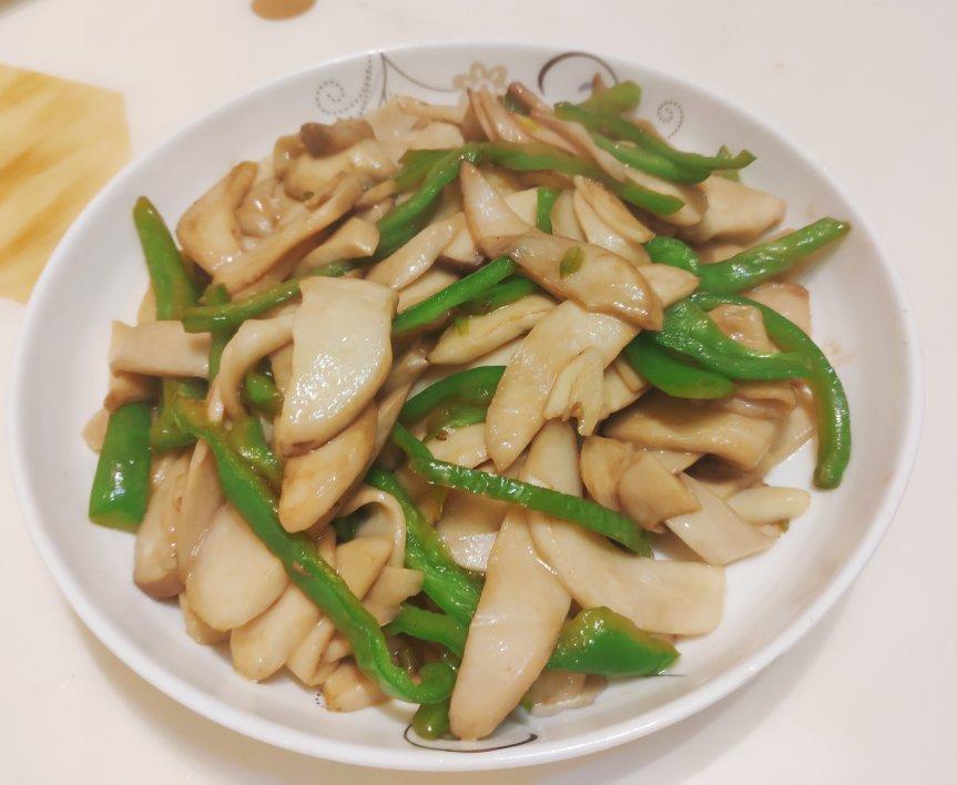 青椒素炒杏鲍菇