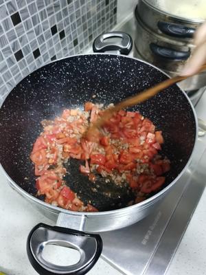 番茄肉酱芝士焗意粉的做法 步骤2