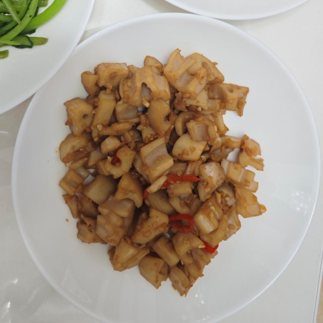 家常快手菜小炒藕丁真香