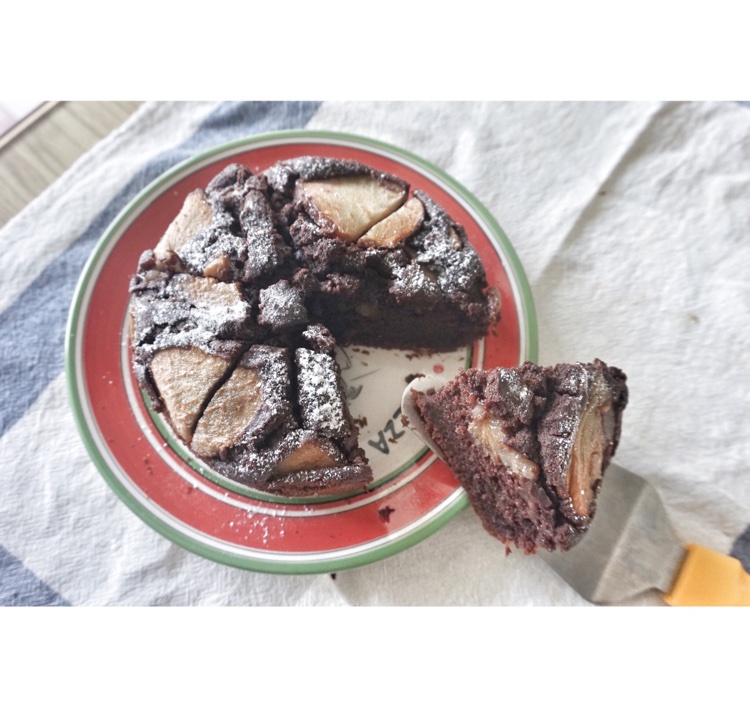 洋梨杏仁蛋糕Pear & Almond Chocolate Cake with Cider Glaze