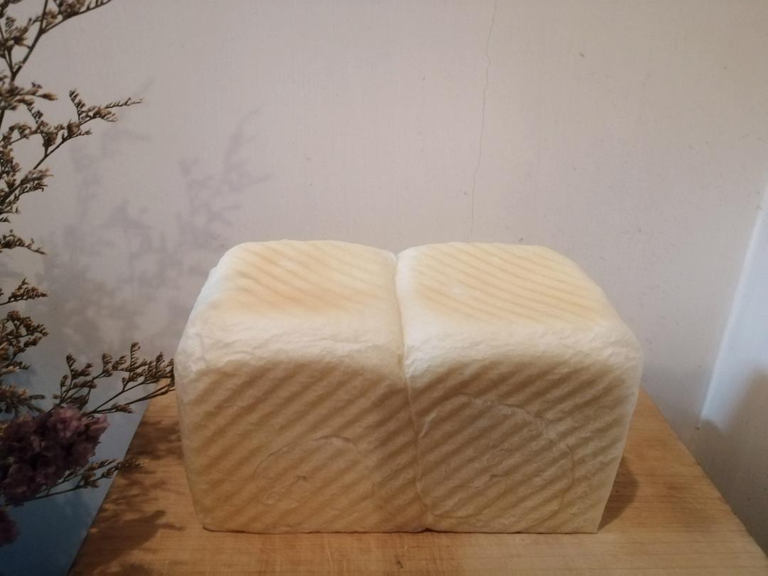 超级绵~奶白吐司