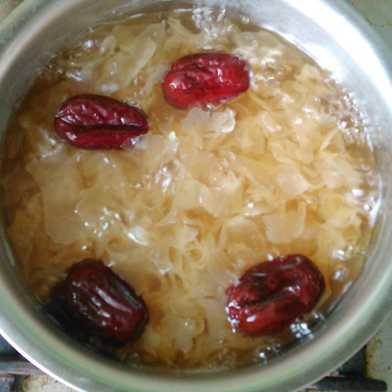 红枣银耳莲子羹