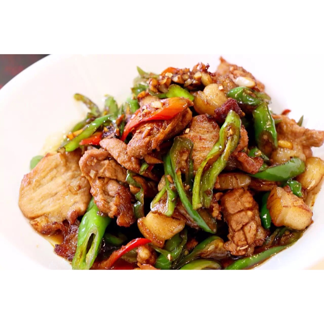 煮饭婆梅子做的农家小炒肉