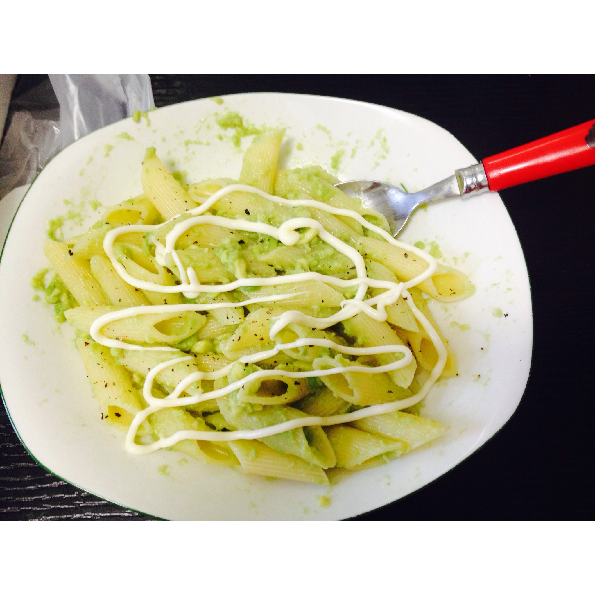 小清新牛油果火腿意面