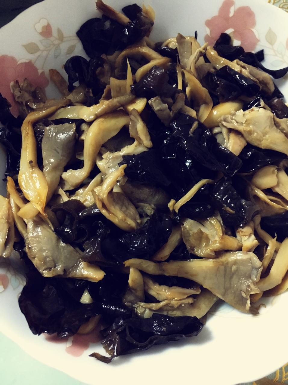 萌萌爱生活_bphw做的平菇炒木耳