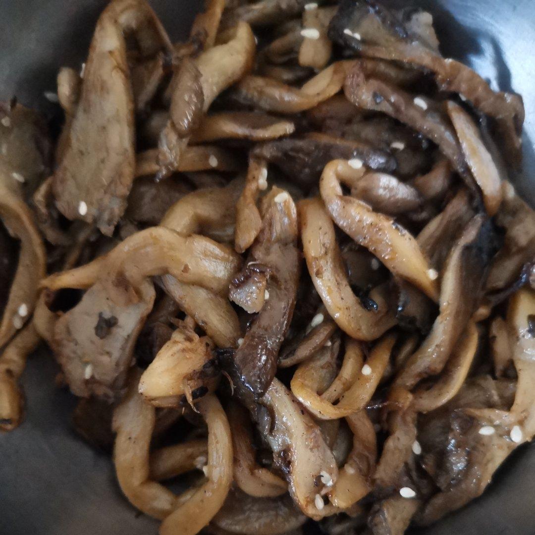 干煸平菇（有肉的味道）