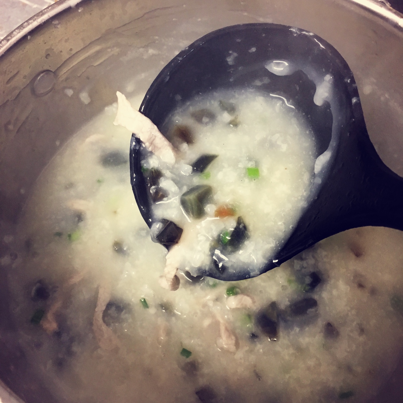 十五分钟快手之香滑皮蛋瘦肉粥(附五分钟电饭煲电压力锅更快捷方法)