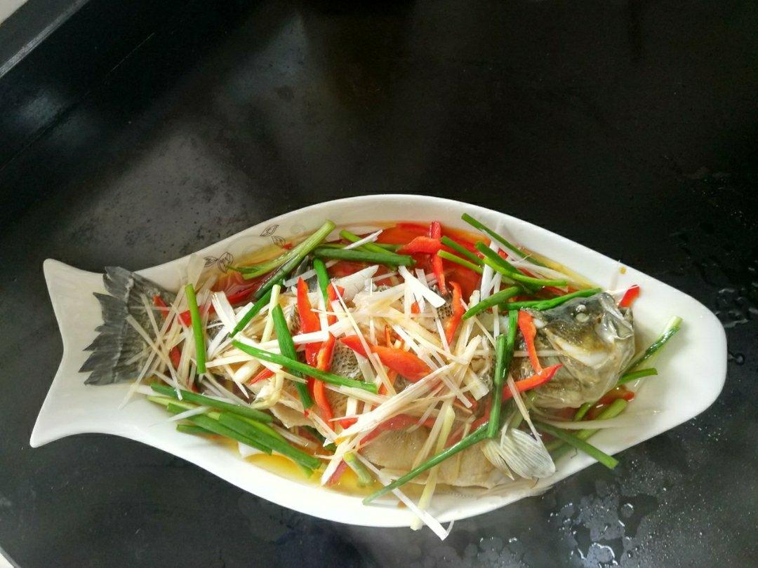 清蒸鲈鱼