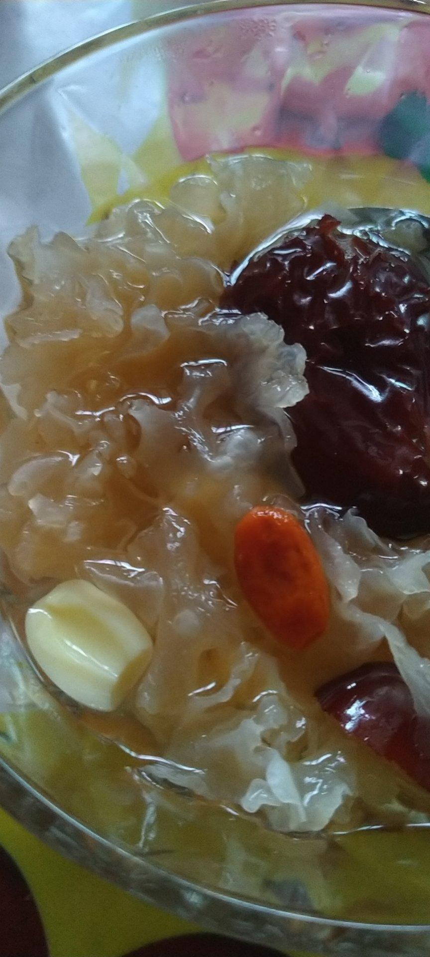 红枣银耳莲子羹