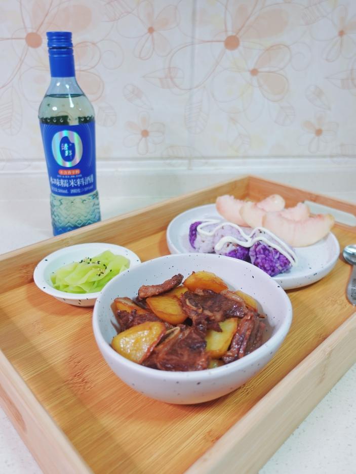 美味营养的【土豆炖牛仔骨】
