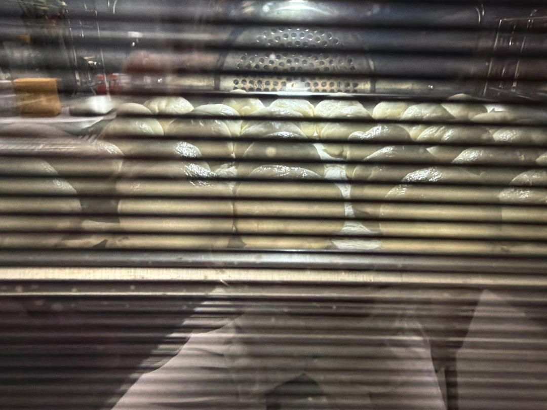 松软香甜的奶黄包，很快就可以搞定。