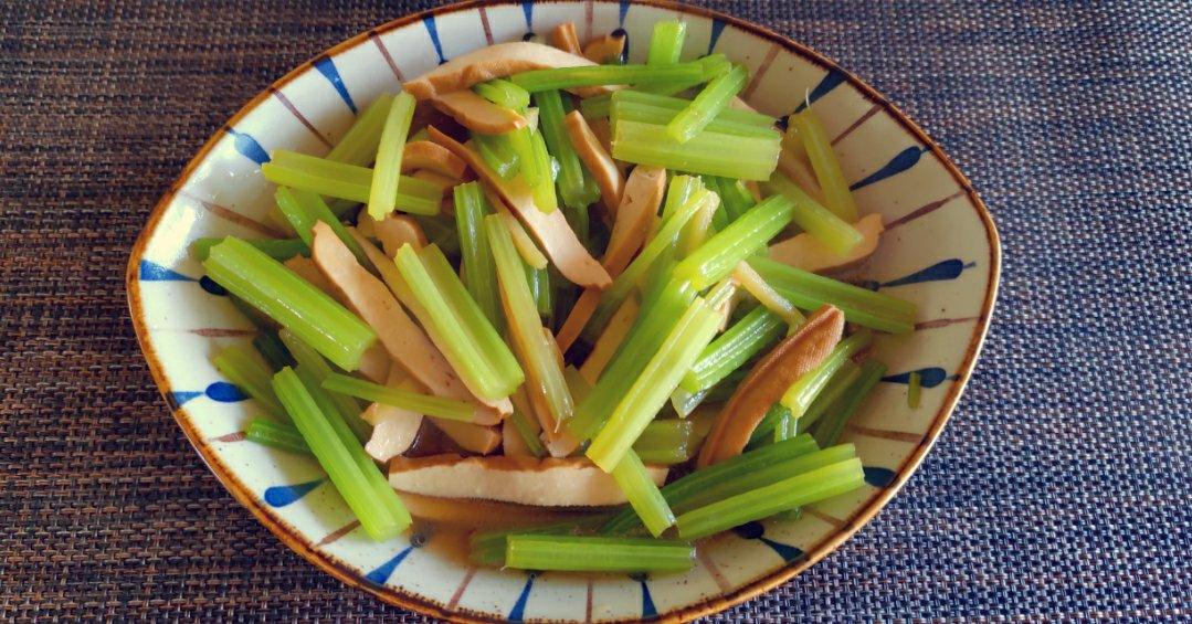 芹菜炒香干