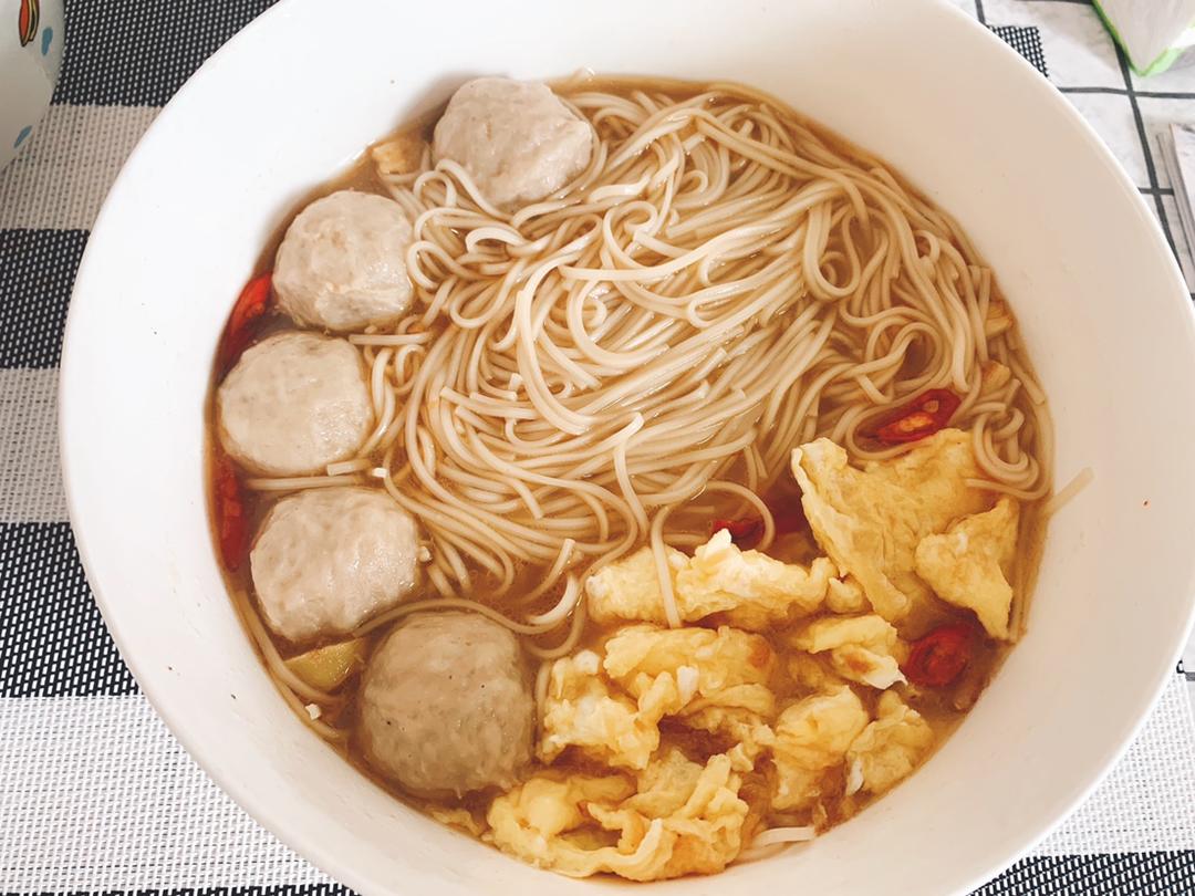 煮面条（丸子、鸡蛋）