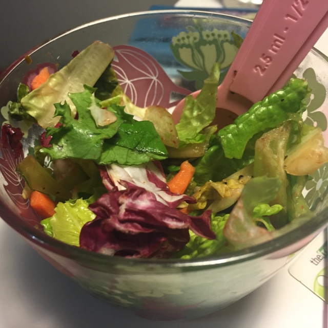 油醋汁苦苣沙拉