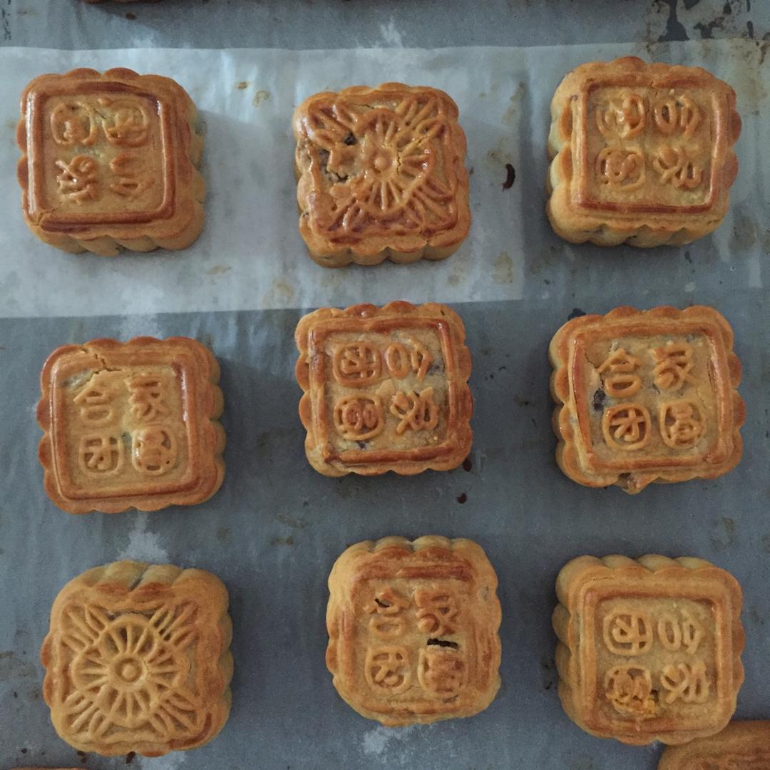 广式月饼——蛋黄莲蓉月饼