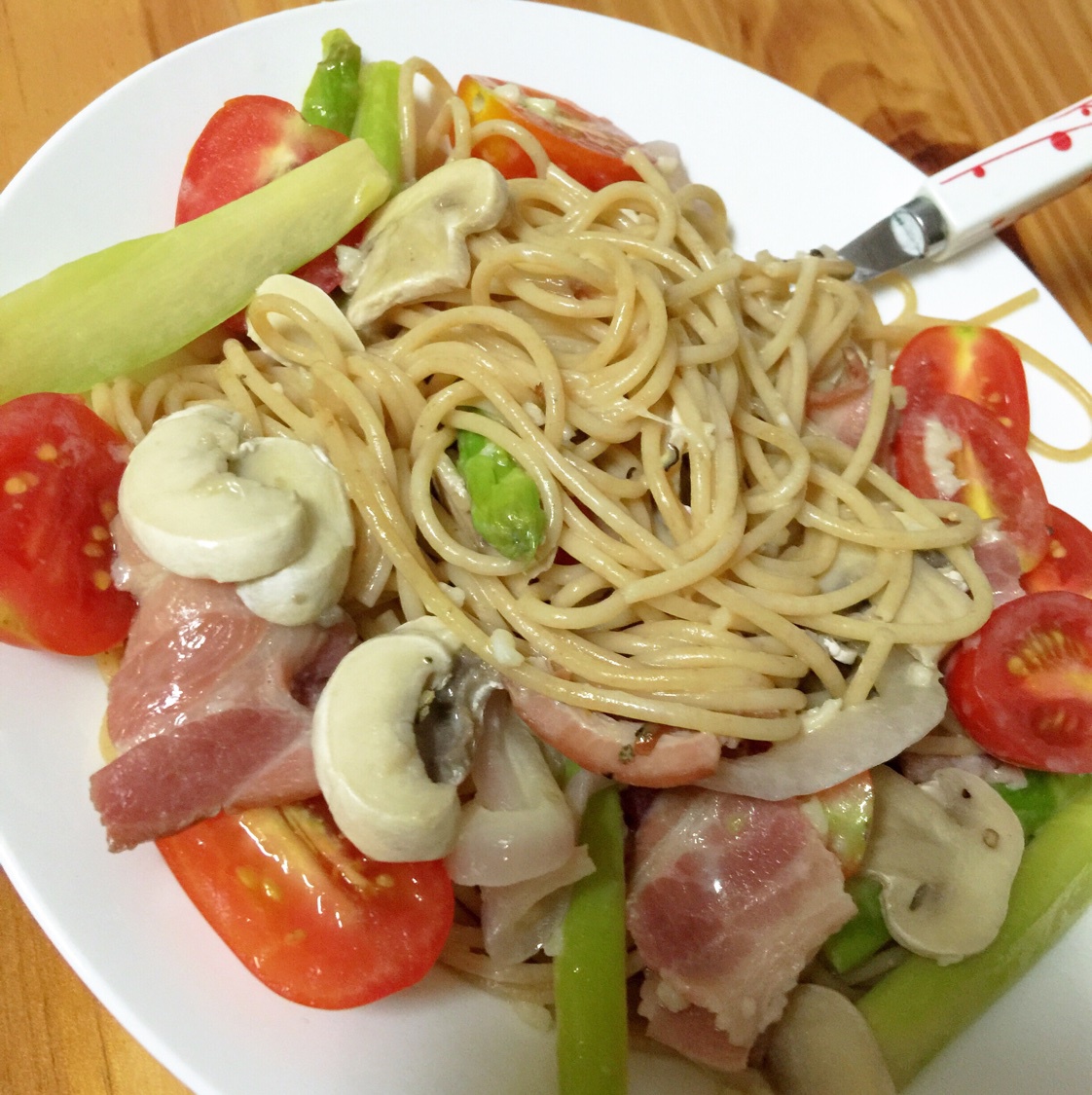 白蘑菇奶油培根意面