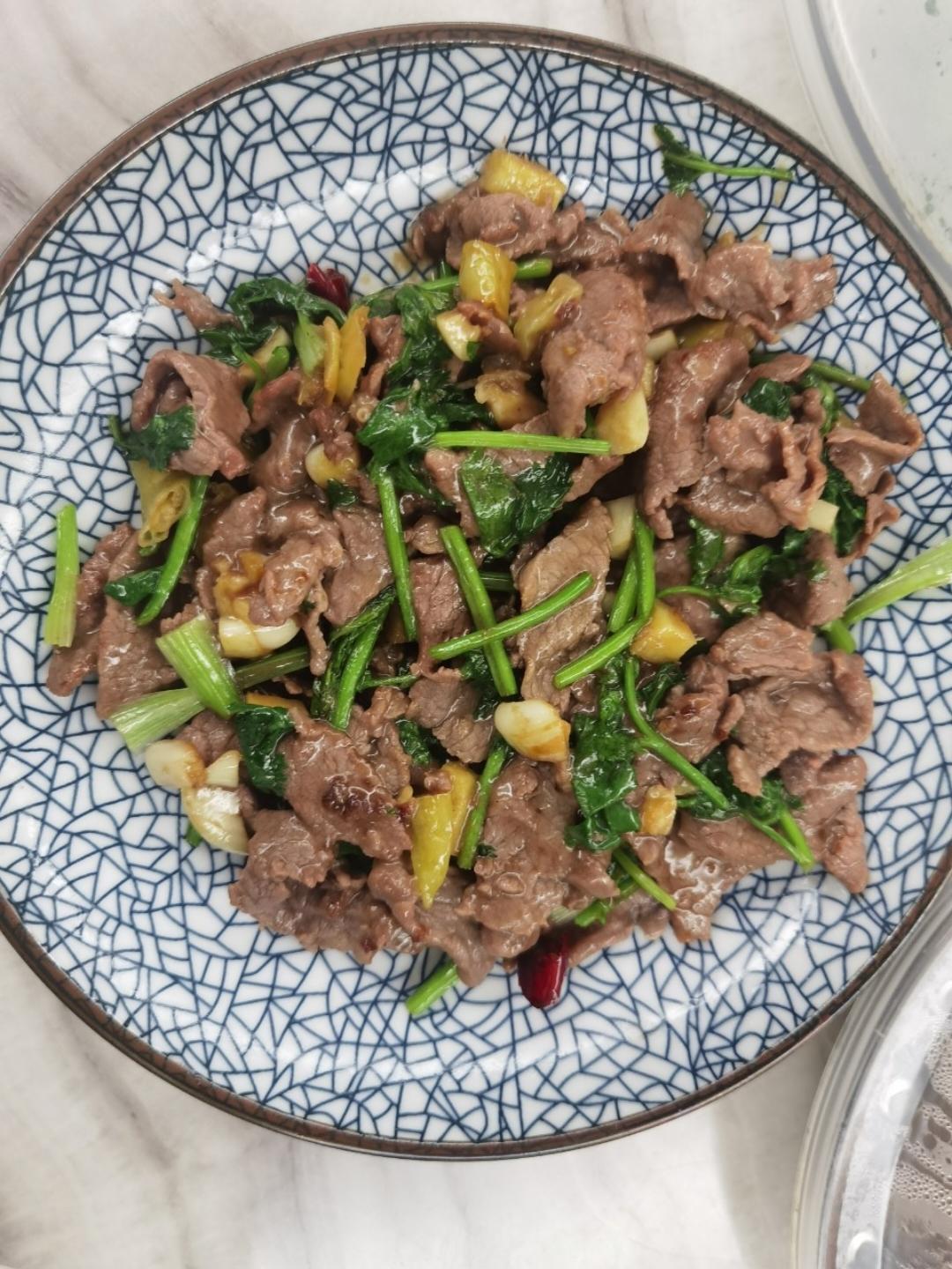 小炒黄牛肉，肉嫩味香！太好吃了简直是米饭杀手！