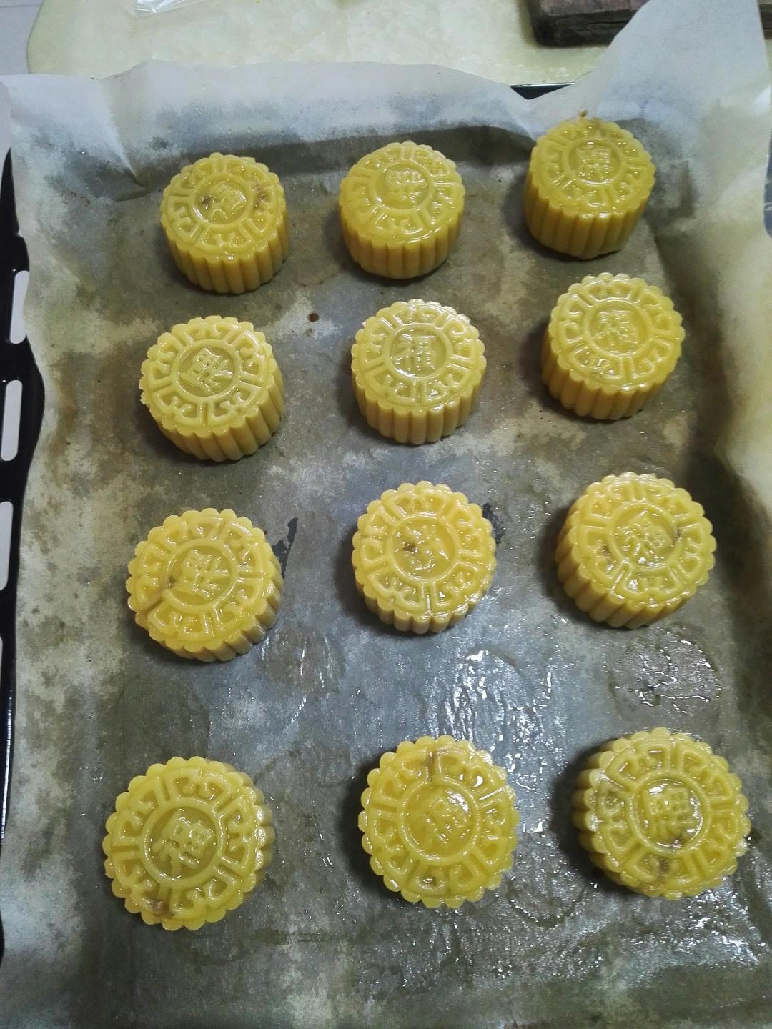 广式月饼——蛋黄莲蓉月饼