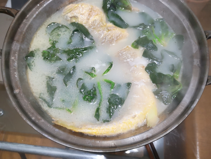 黄鱼菠菜汤的做法