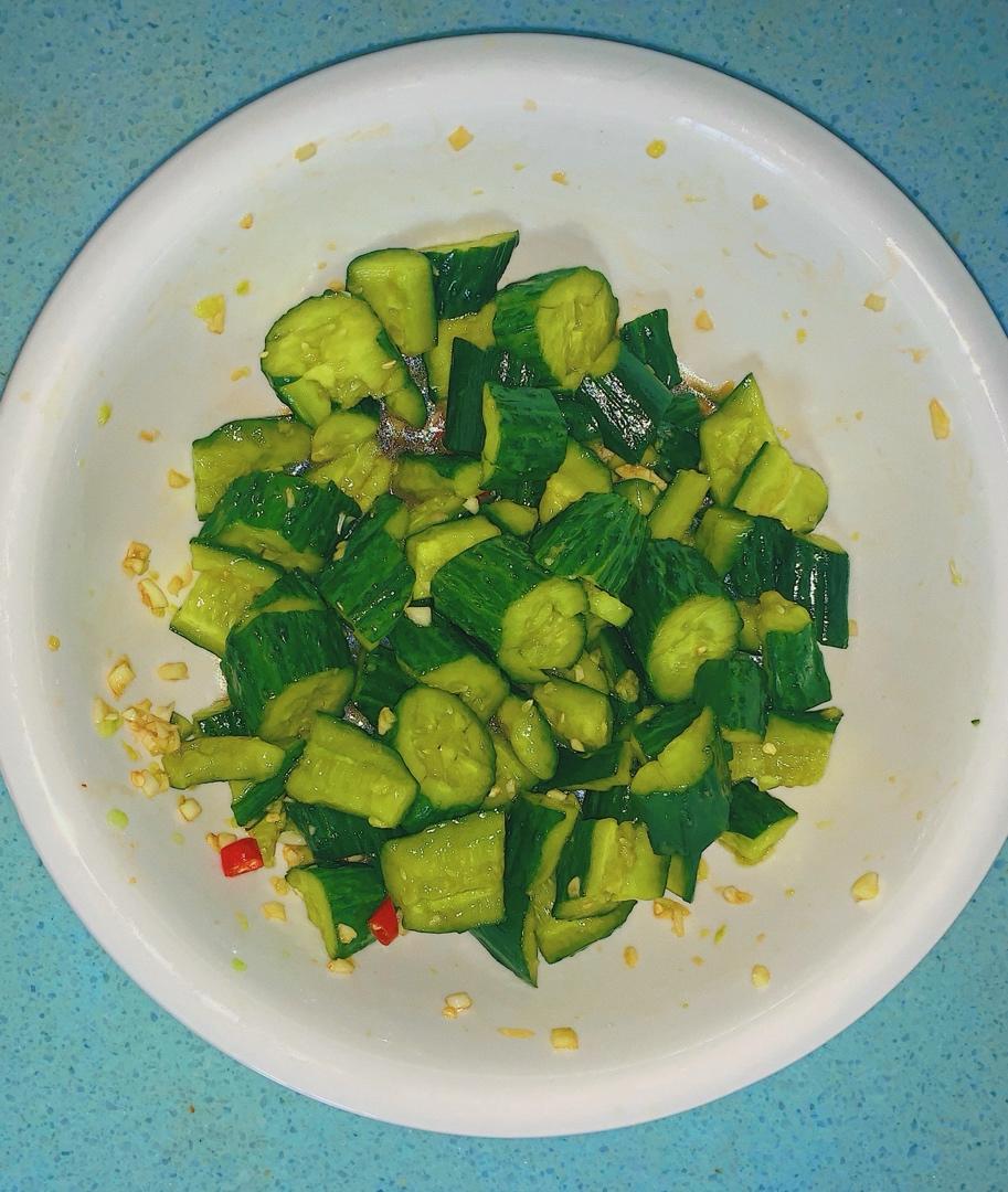 赞不绝口拍黄瓜🥒