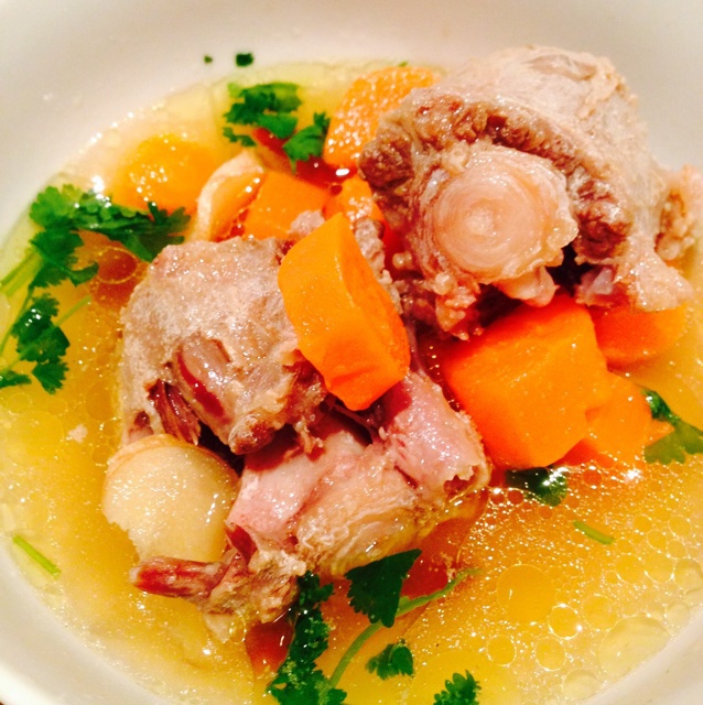 厨娘s做的清炖牛尾汤