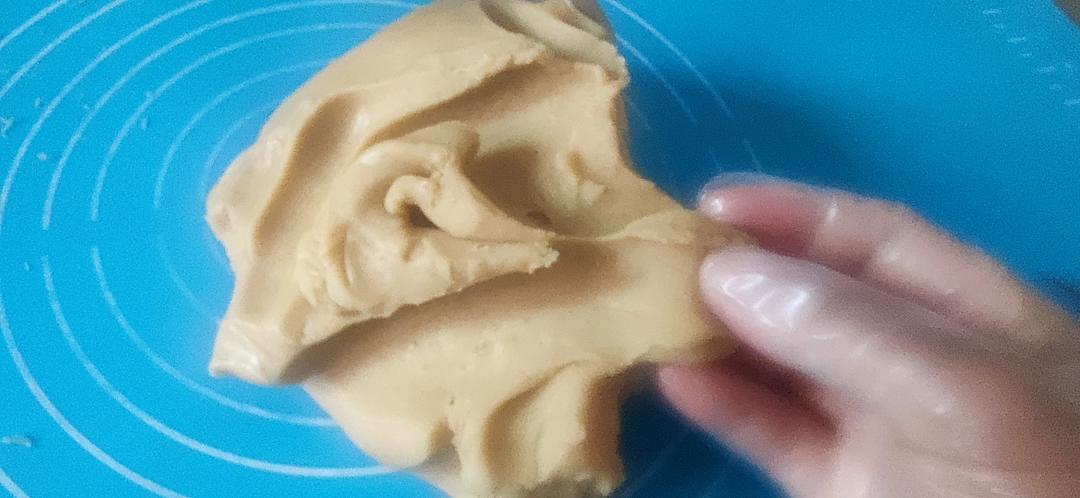 广式月饼—蛋黄莲蓉月饼