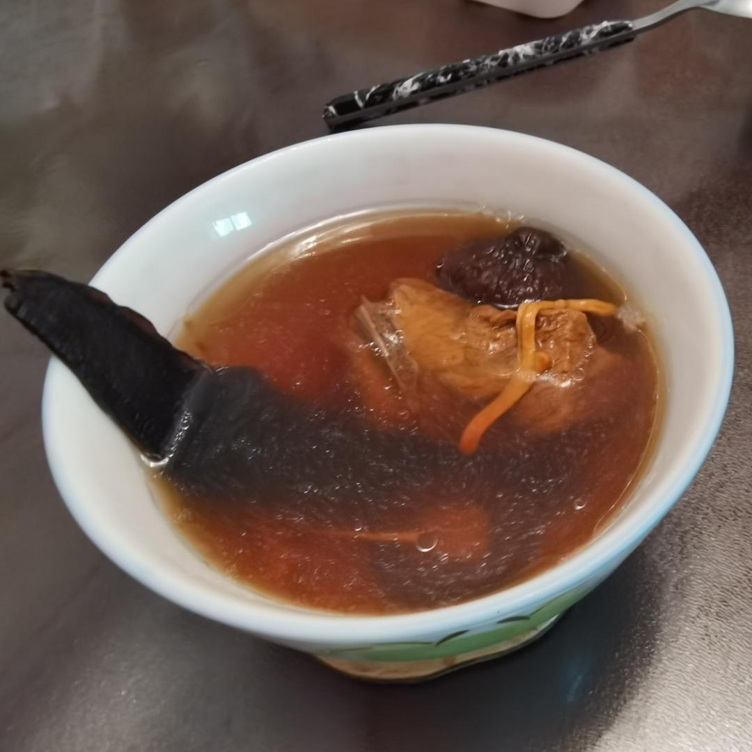 让免疫力提升的灵芝虫草百合排骨汤