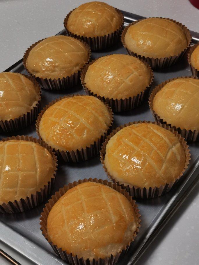 好吃到炸裂的港式菠萝包（附带制作酥皮的小视频）