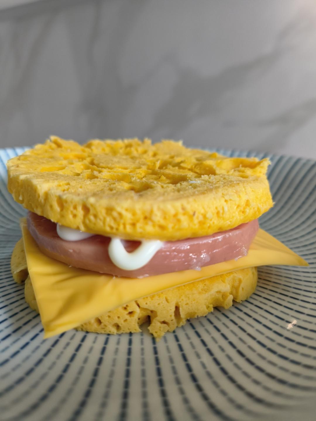 【生酮低碳】2分钟微波汉堡面包蛋糕